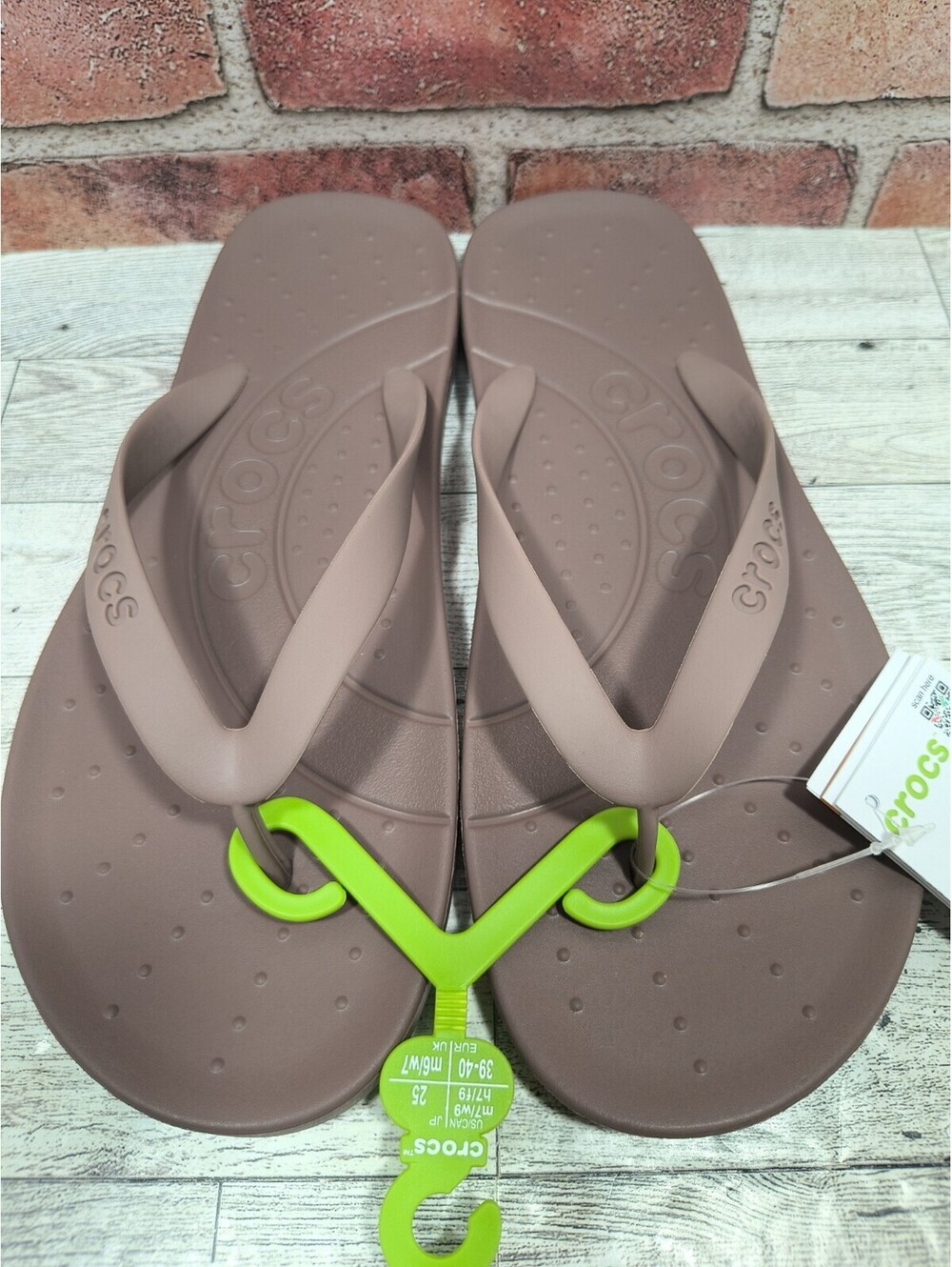 Crocs Flip Flops Men's Size 7 Women's Size 9 Mocha Sandals 210089-0LF NWT - Picture 4 of 9
